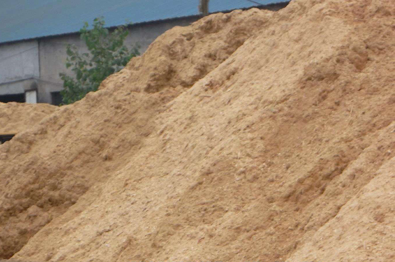 鋸末連續(xù)式炭化爐物料