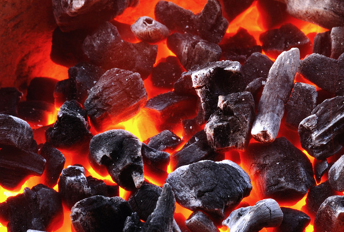 機(jī)制炭耐燃，灰塵少，成本低，連續(xù)式生物質(zhì)炭化爐！