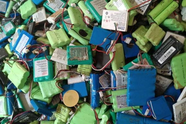 廢舊鋰電池的處理一直是一個(gè)不容忽視的問(wèn)題。