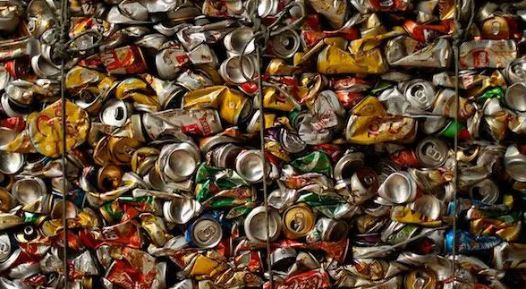 廢棄的易拉罐還可以進(jìn)行脫漆再生處理，獲得多種金屬元素