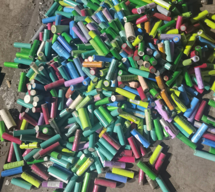 廢舊鋰離子電池處理利器：揭秘裂解爐的熱解原理，河南西德機(jī)械設(shè)備