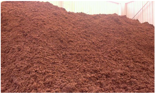 <strong>連續(xù)式碳化爐處理酒糟的多功能應(yīng)用與環(huán)保價(jià)值</strong>